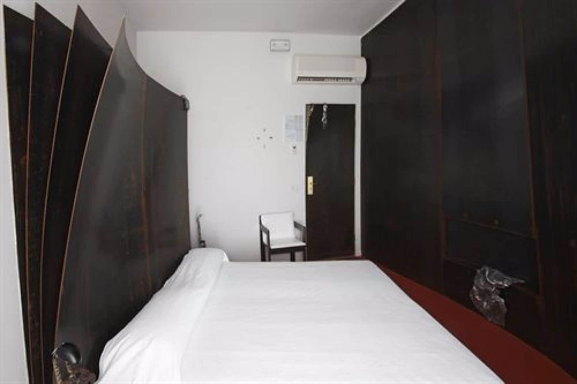 Hotel Alexander Museum Palace Pesaro Exterior photo